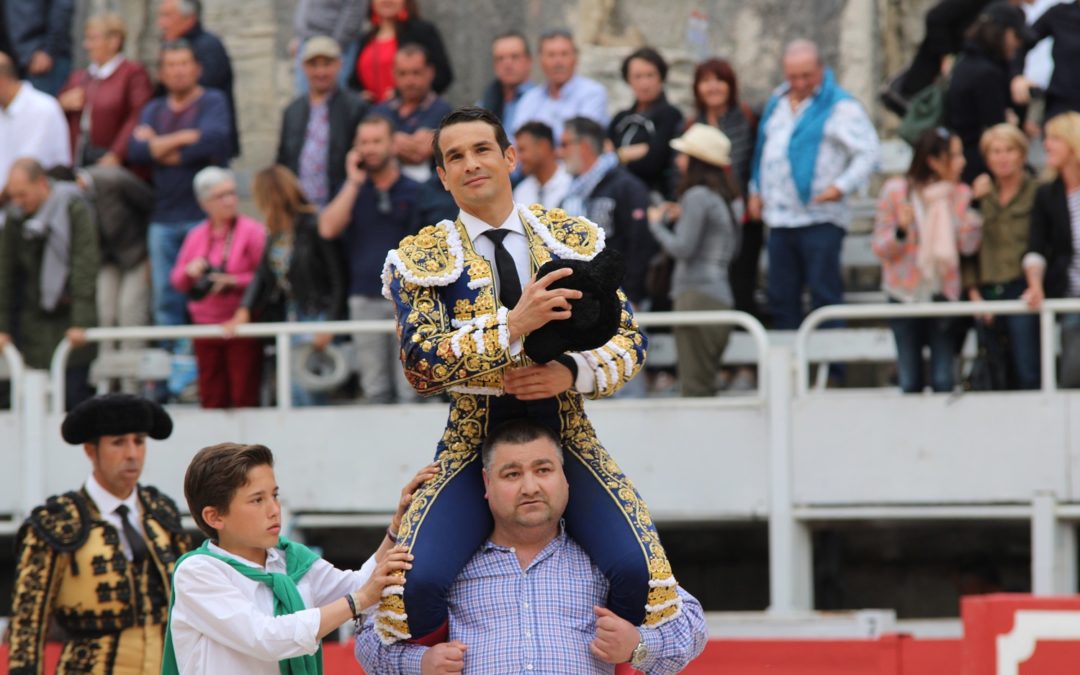 Arles (20.04.2019) Jose Maria Manzanares en triomphe pour l’ouverture.
