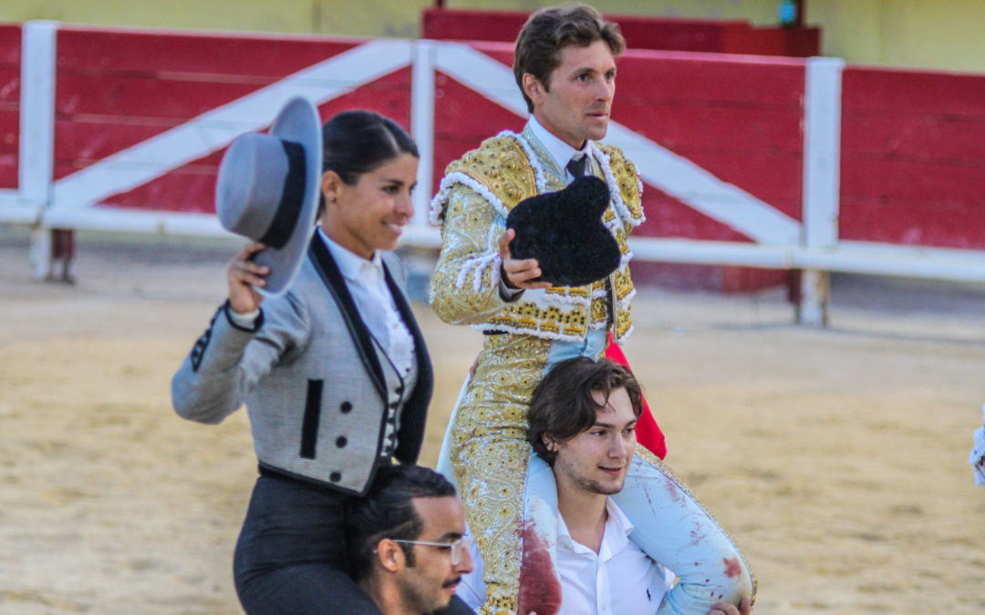 Les Saintes-Maries-de-la-Mer (09.08.2020) – Lea Vicens et Juan Leal sortent par la Grande Porte