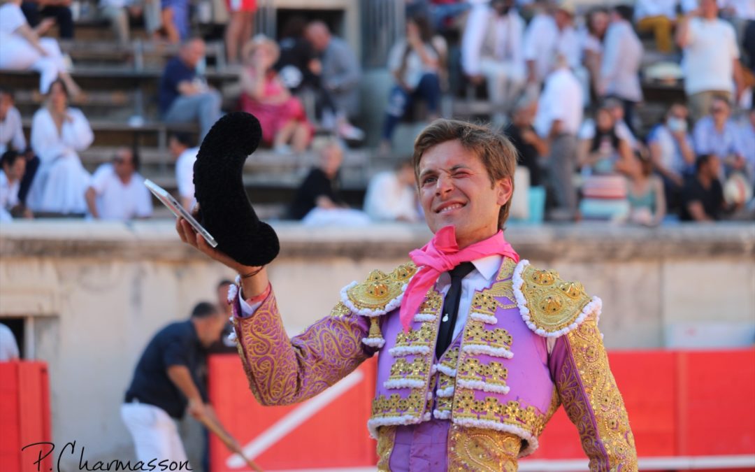 NÎMES (13.06.2021) – JUAN LEAL a hombros par la Porte des Consuls …