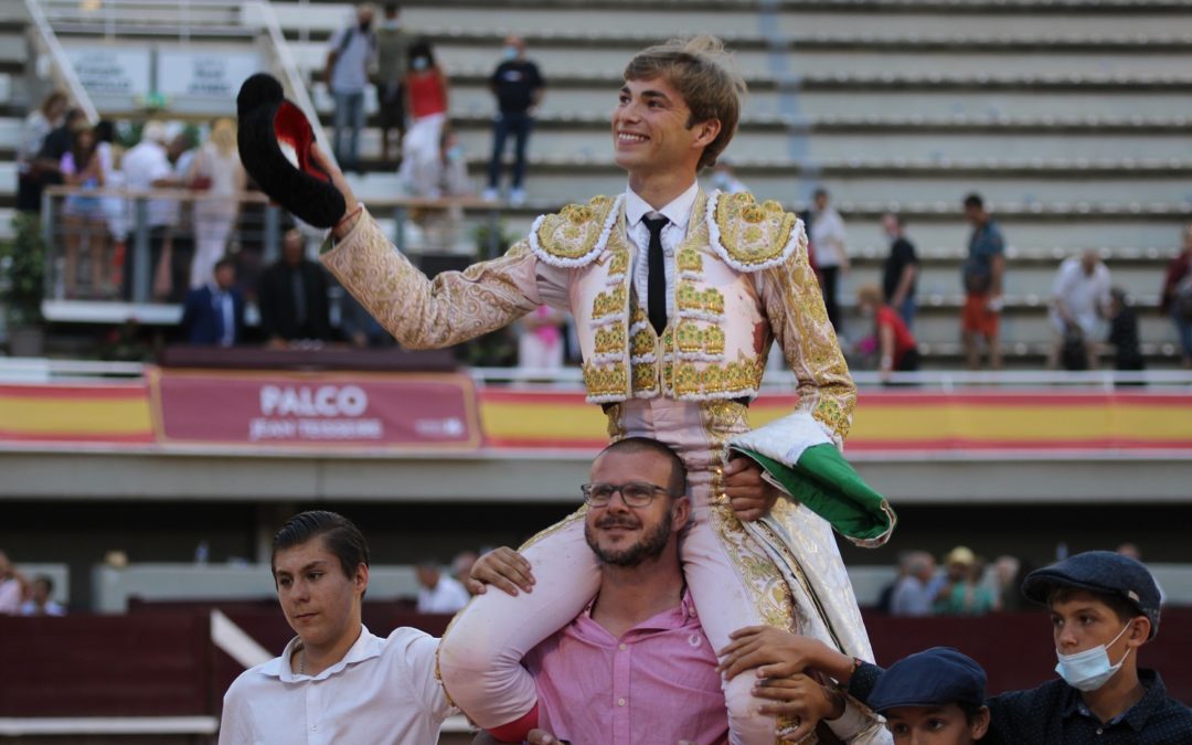 ISTRES (19.06.2021, tarde) – ANDY YOUNES composte son billet pour La Mexico devant un Pagès-Mailhan de vuelta.