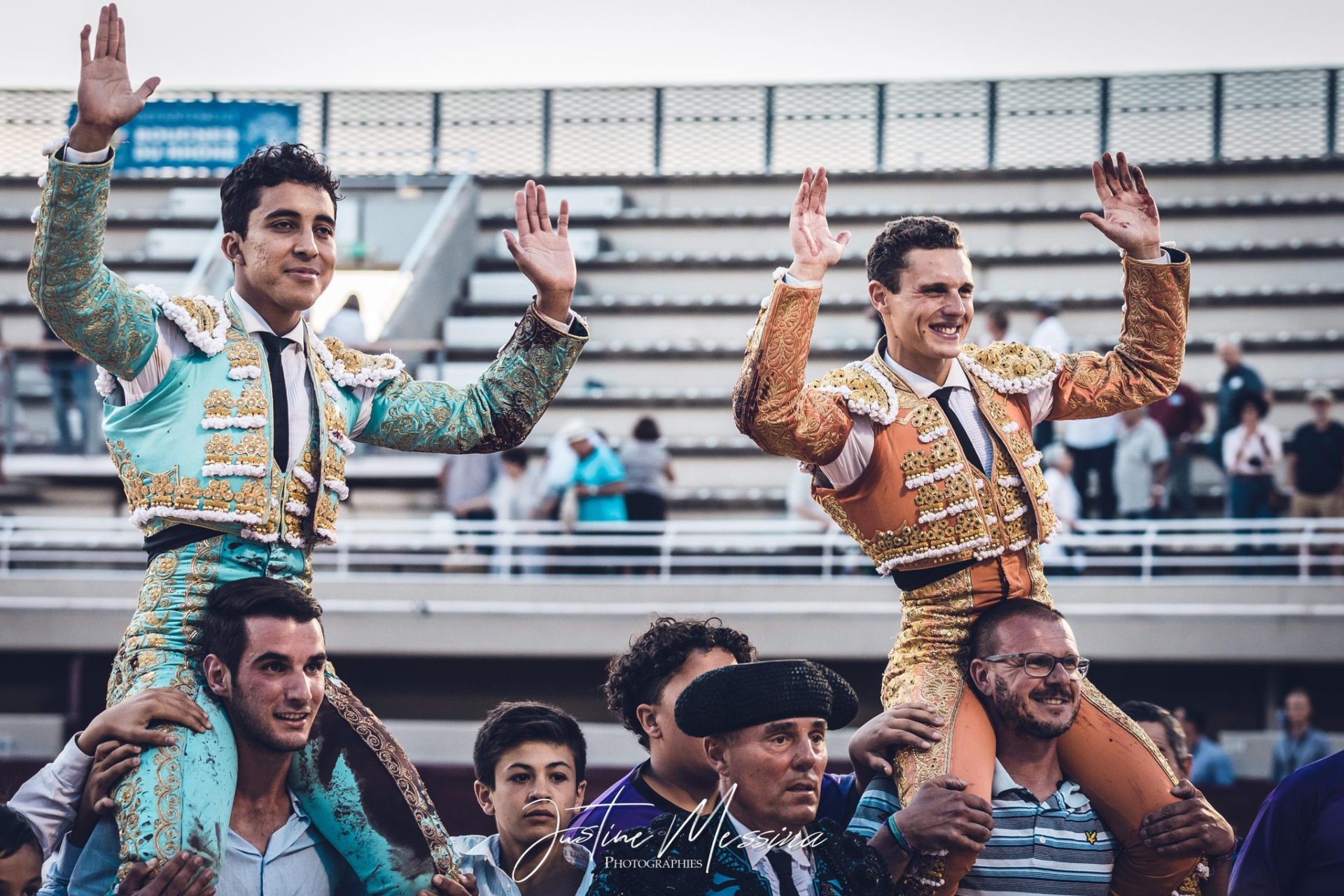 ISTRES (01.08.2021) – ADRIEN SALENC et LEO VALADEZ coupent trois oreilles et sortent en triomphe…