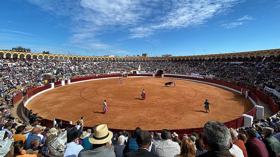 OLIVENZA – Doublé de MORANTE, solo de FERRERA et les débuts de RAQUEL MARTIN et LALO DE MARIA…