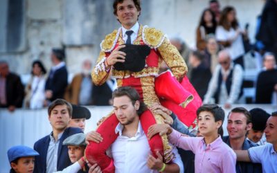 ARLES (18.04.2022, tarde) – JUAN LEAL enfin prophète en son pays ! Deux oreilles et sortie par la Grande Porte.