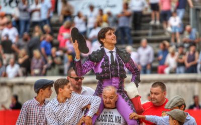 NÎMES (04.06.2022) – Avec trois oreilles, ANDRES ROCA REY triomphe d’une fade corrida de Garcia Jimenez et ouvre la Porte des Consuls.