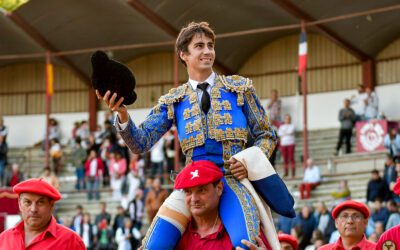 AIRE SUR L’ADOUR (01.05.2023) – Avec trois oreilles, SOLALITO s’impose et triomphe devant les Flor de Jara !