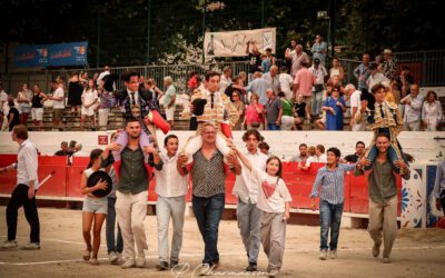 CHÂTEAURENARD (04.08.2026) – Tarde triomphale sous un soleil de plomb. La terna ouvre la Grande Porte …